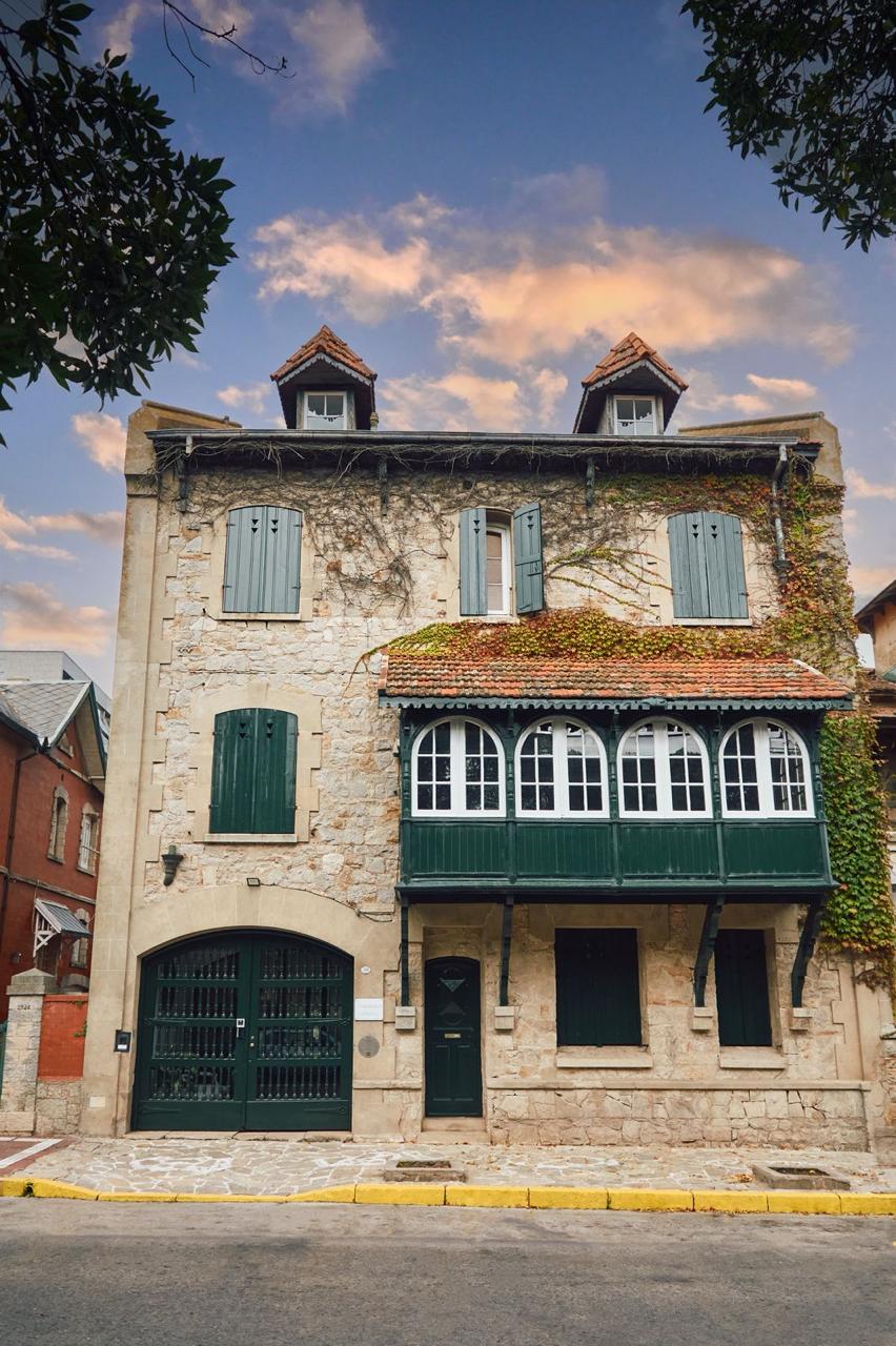 Descuento en Gastronomía // Cafetería de Especialidad en Mar del Plata – «LA CASA DEL BALCÓN». Disfruta de esta imperdible promoción del 20% OFF exclusivo socios TheClubGlobal, para este mes de Noviembre en un lugar único, patrimonial, cargado de historia y en el entorno fundacional de la ciudad